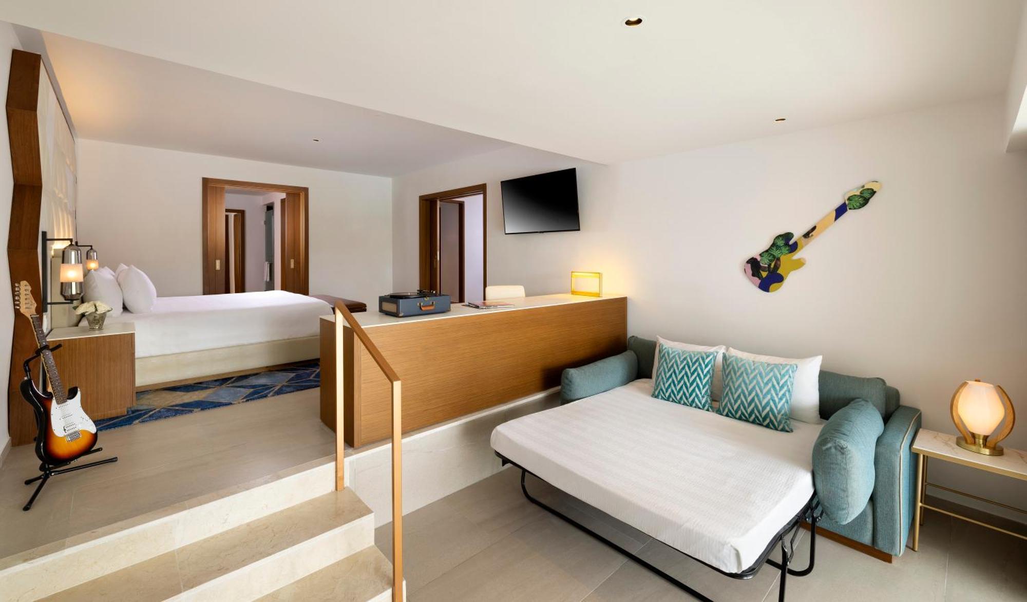 Rock Suite King & Sofa bed with Personal Assistant - 1 BR